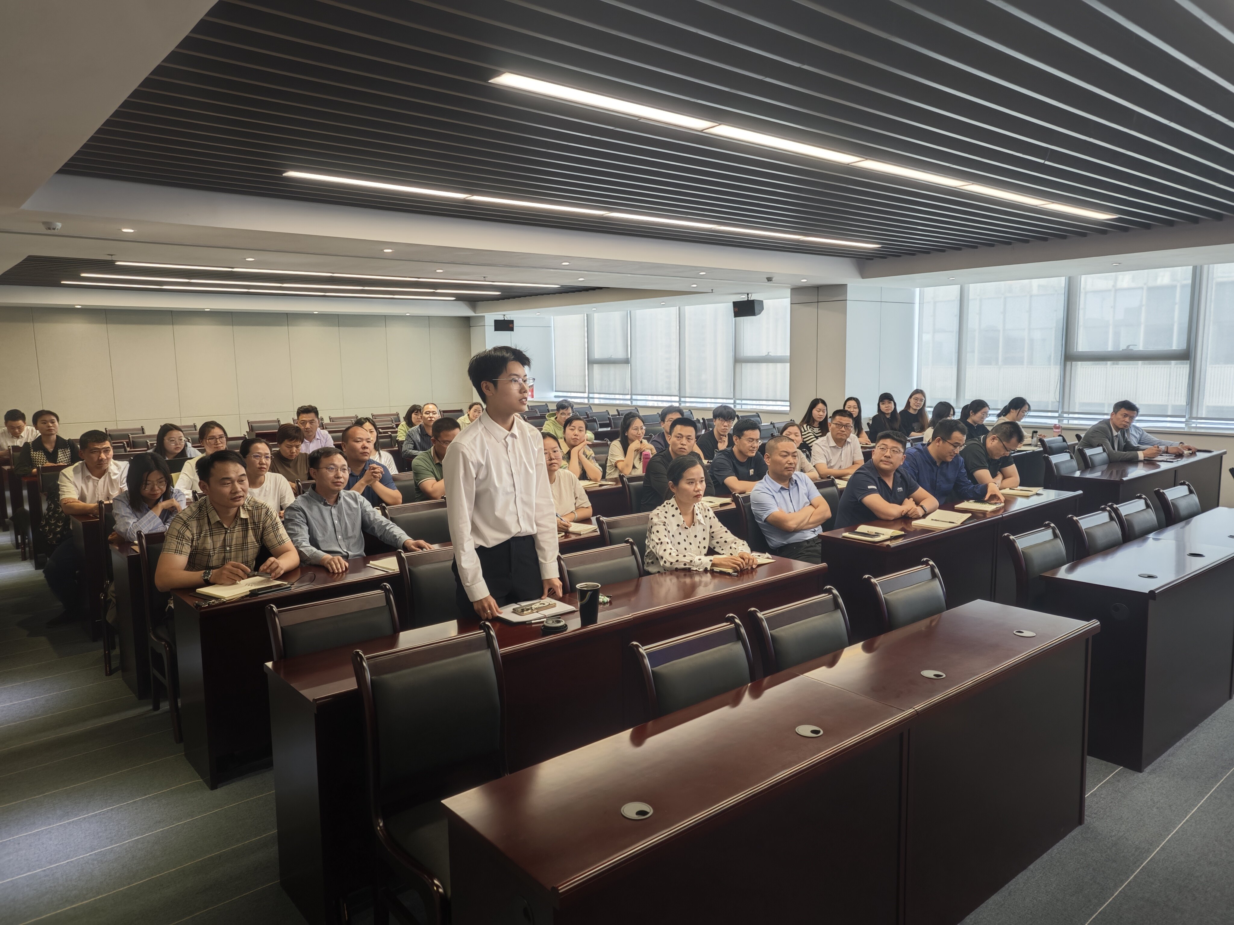 产投大讲堂|小说狂人
开展“郑州高新产业服务体系”培训