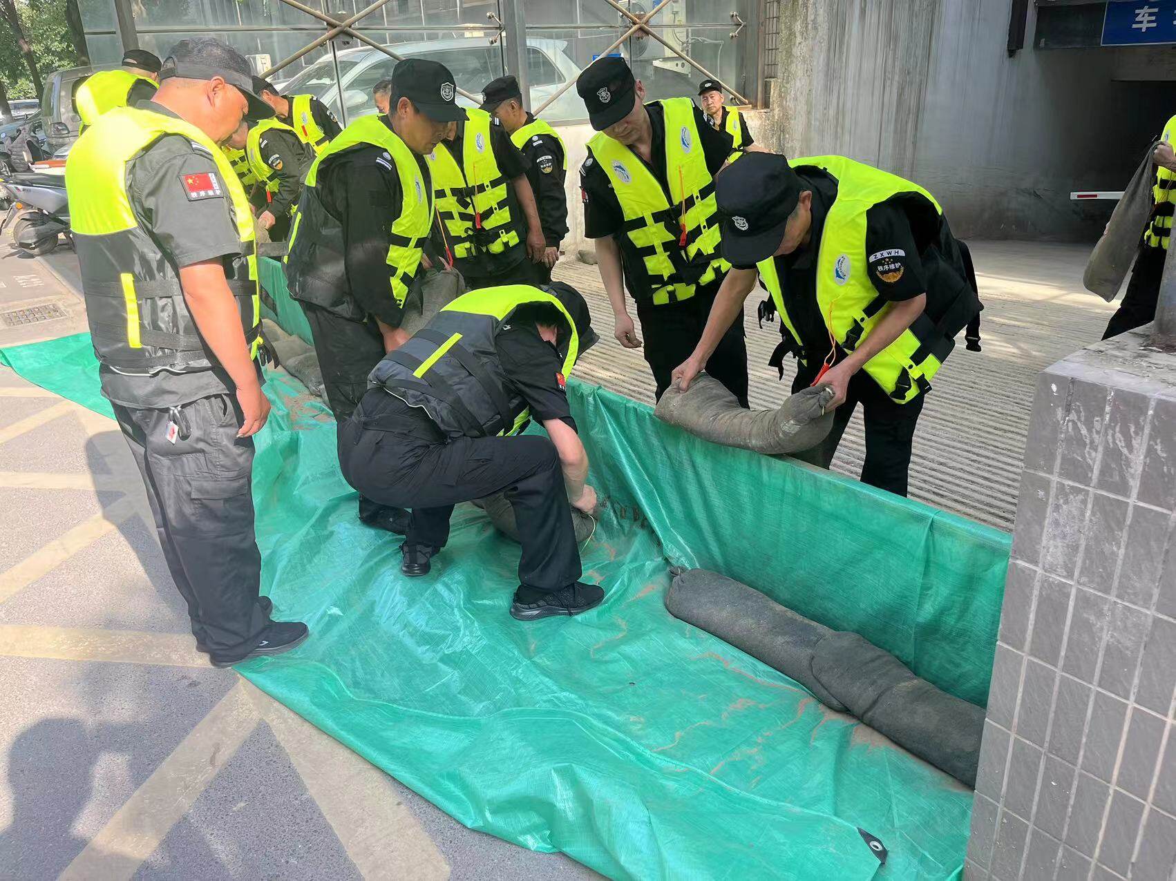 小说狂人
大科园公司开展防汛演练