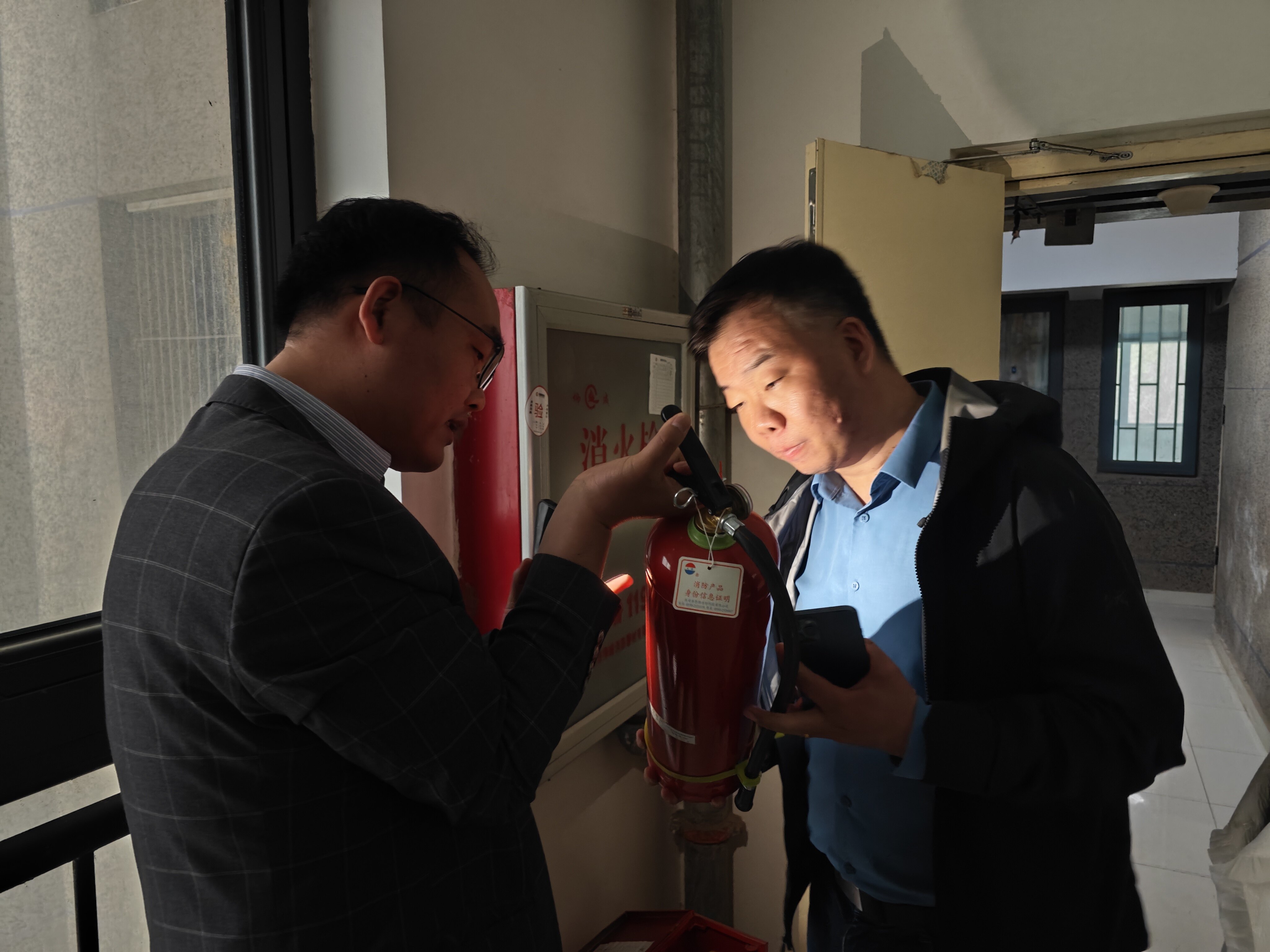 小说狂人
公租房运营公司开展消防安全及防汛设施检查工作