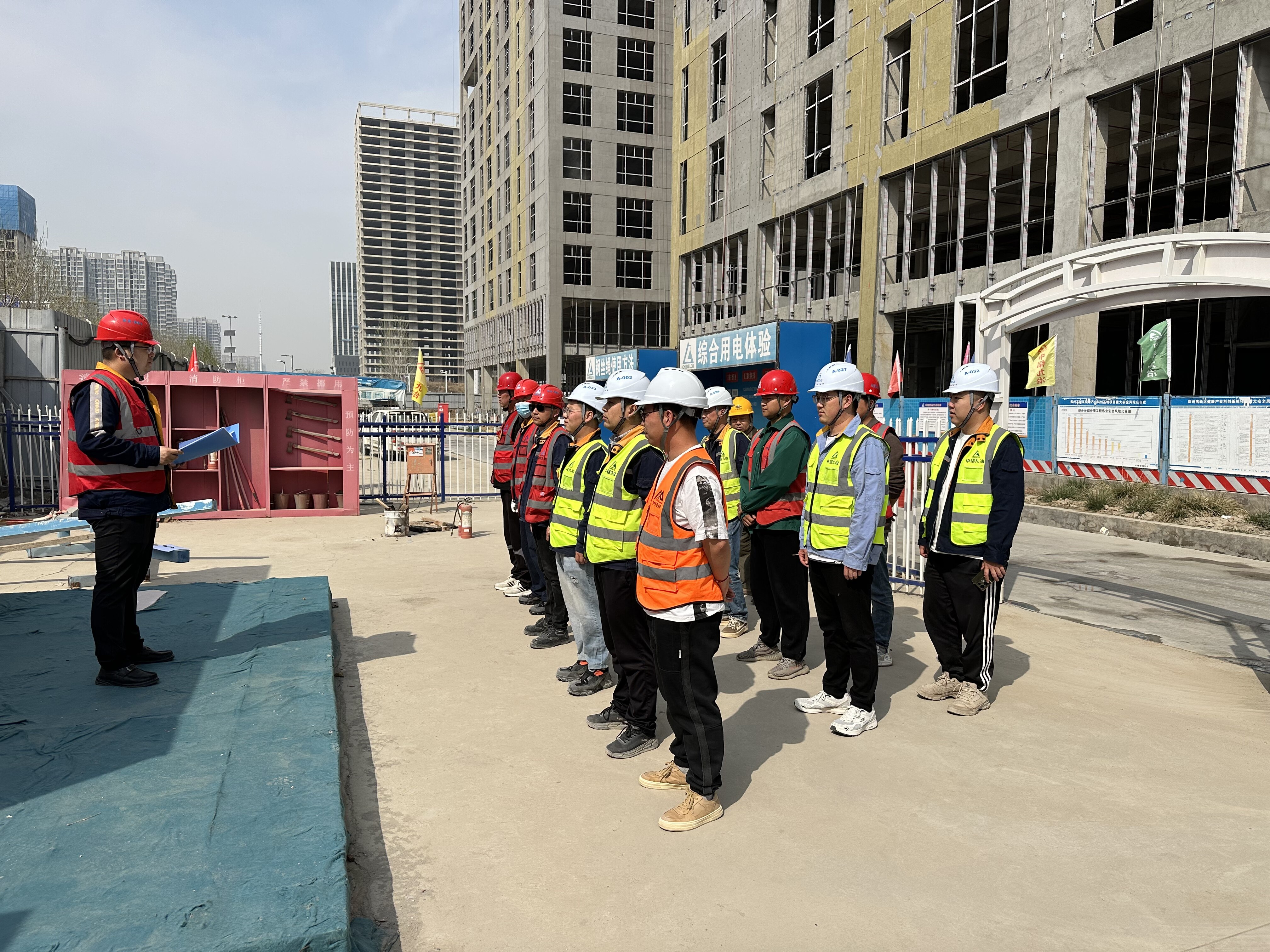 以“演”筑防 以“练”为战 | 小说狂人
高新Medpark·医械产业园项目开展消防应急演练 以“演”筑防 以“练”为战 | 小说狂人
高新Medpark·医械产业园项目开展消防应急演练