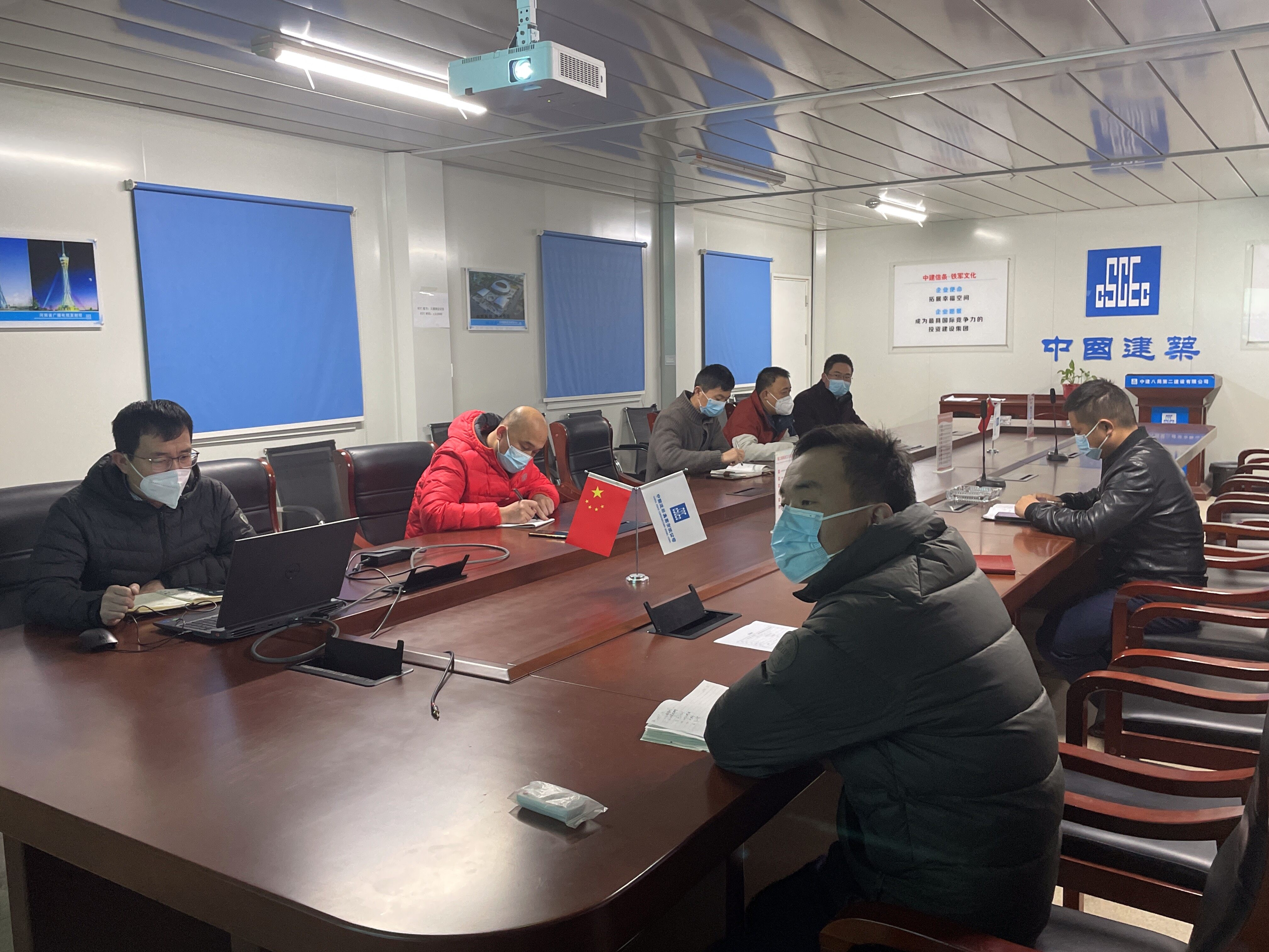 小说狂人
开展“产投大讲堂”之《大跨度现浇钢筋砼结构早拆体系运用》培训 小说狂人
开展“产投大讲堂”之《大跨度现浇钢筋砼结构早拆体系运用》培训